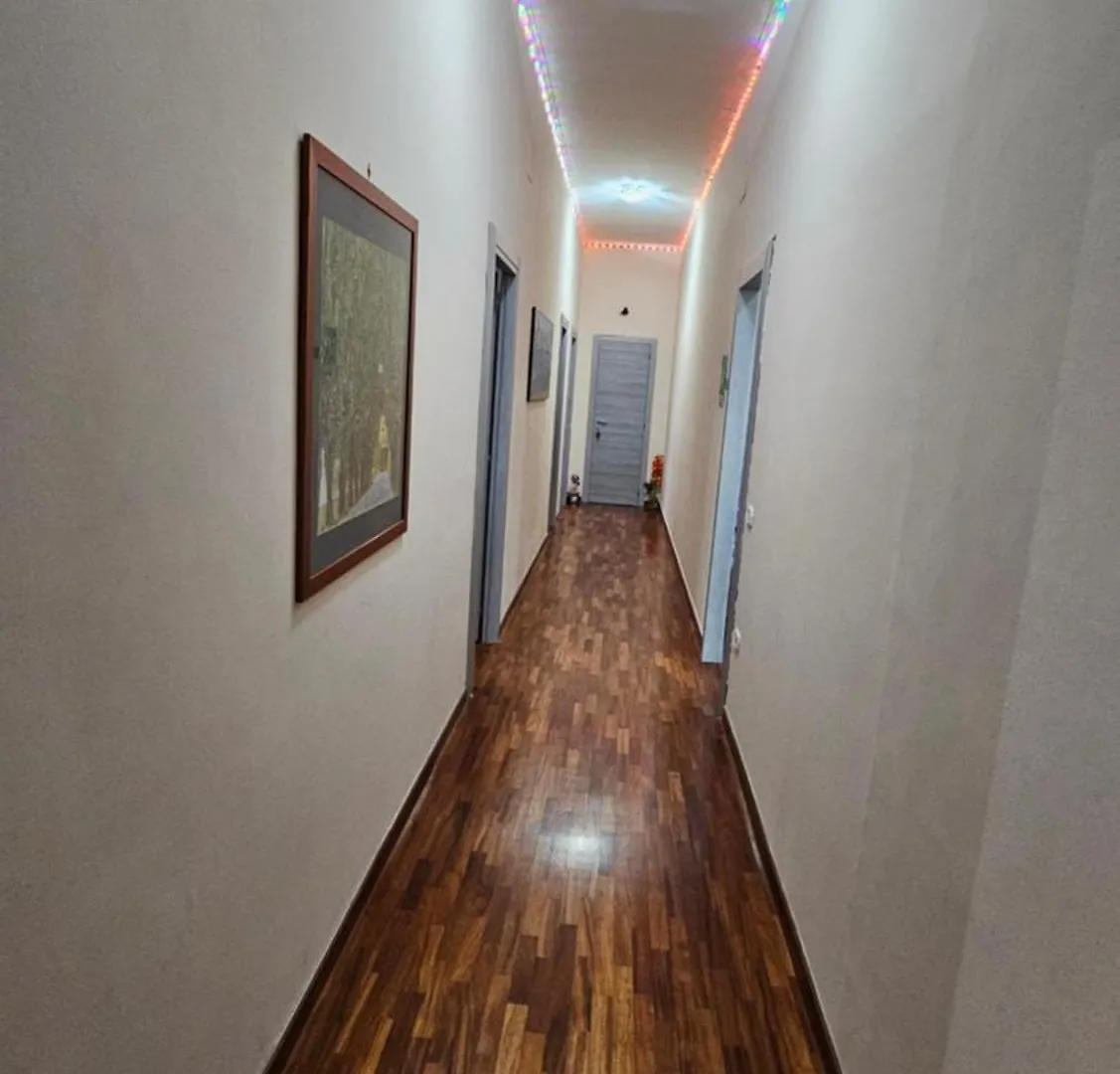 Blue Crystal Napoli Rooms לינה וארוחת בוקר